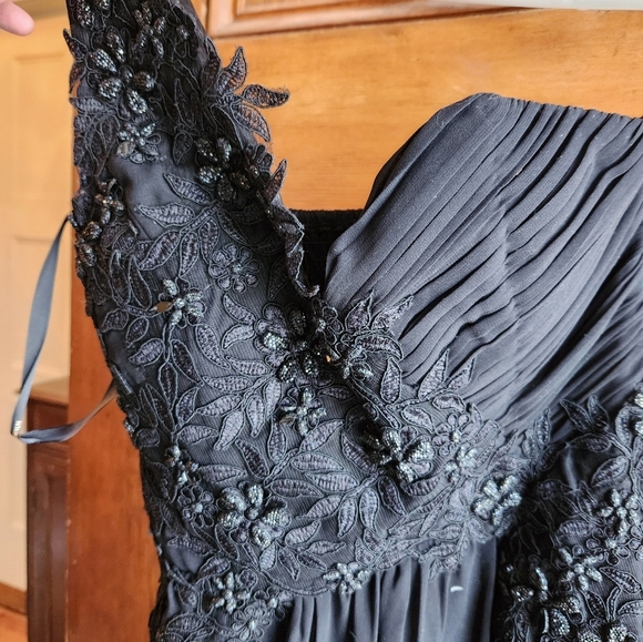 Womens little mistress dress - Picture 3 of 11